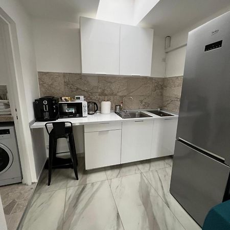 Luxus Cluj Airport Apartments Luaran gambar