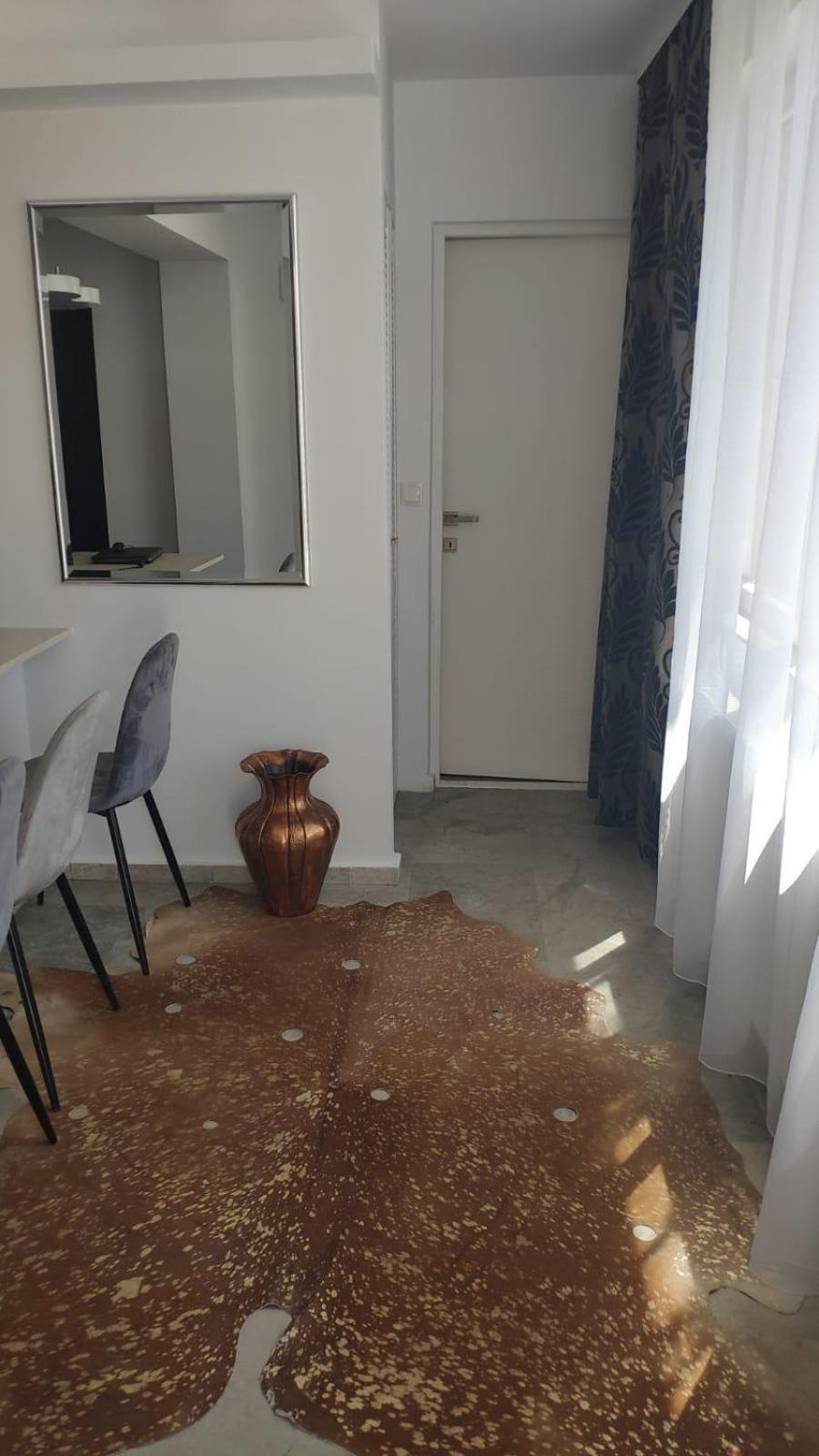 Luxus Cluj Airport Apartments Luaran gambar