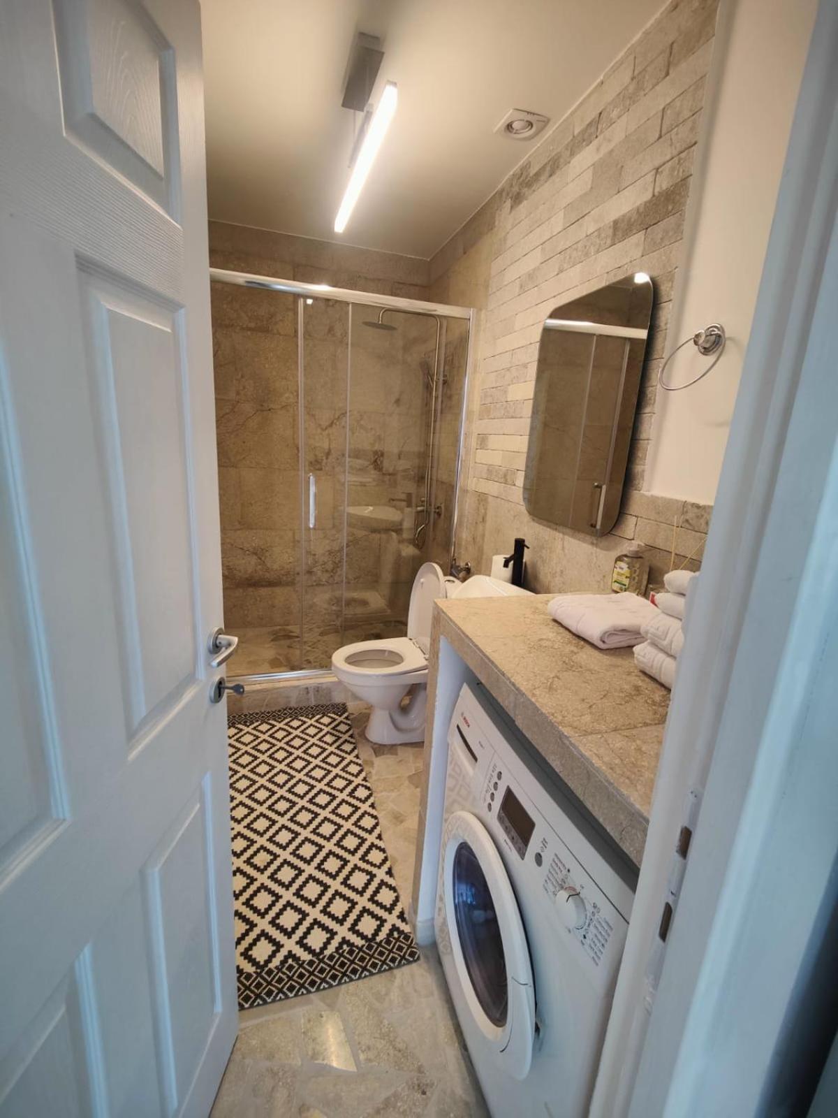 Luxus Cluj Airport Apartments Luaran gambar