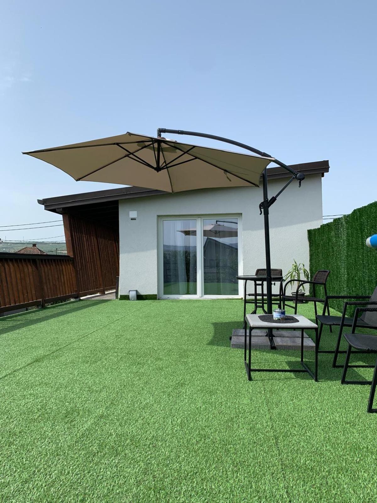Luxus Cluj Airport Apartments Luaran gambar
