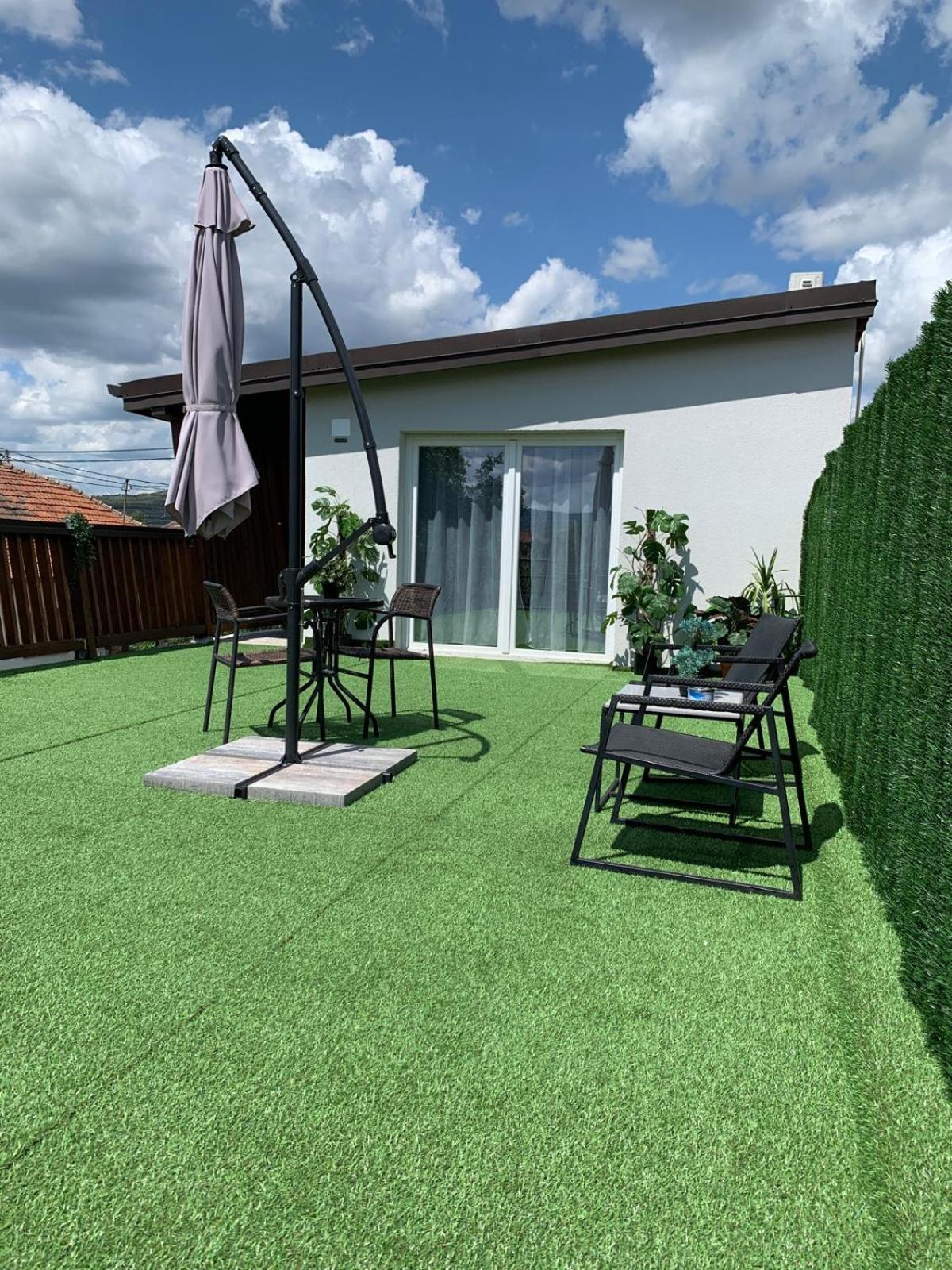 Luxus Cluj Airport Apartments Luaran gambar