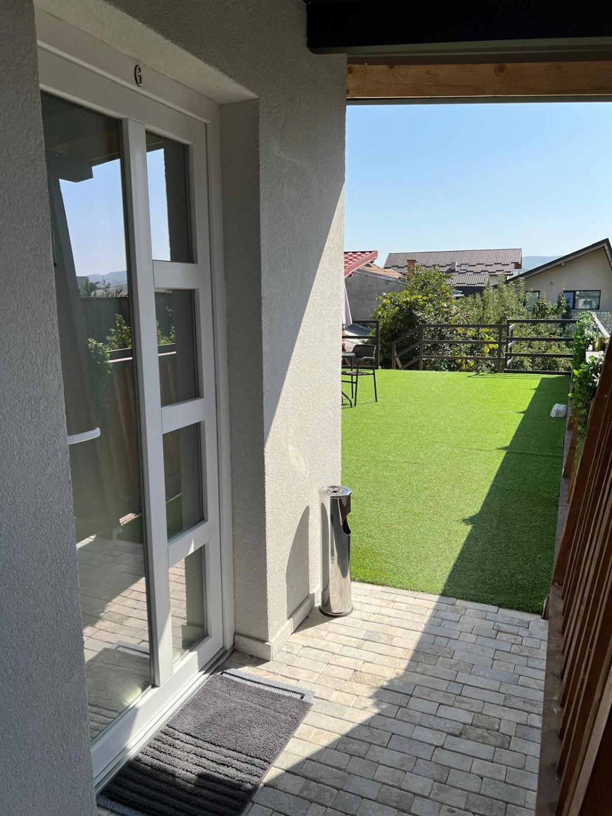 Luxus Cluj Airport Apartments Luaran gambar