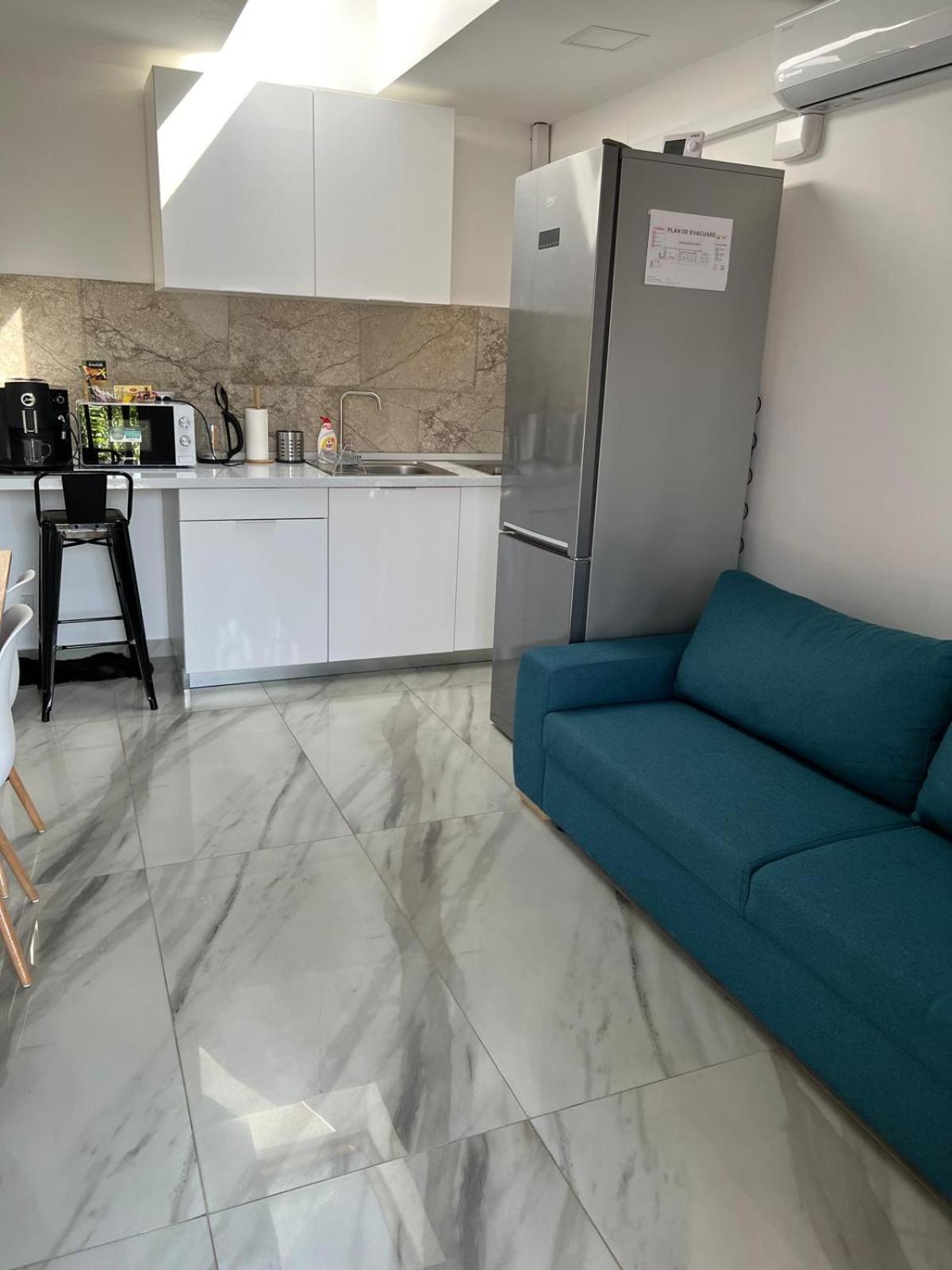 Luxus Cluj Airport Apartments Luaran gambar