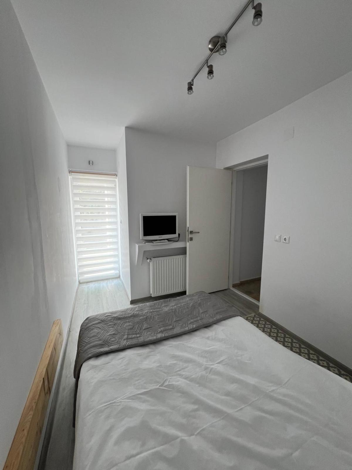 Luxus Cluj Airport Apartments Luaran gambar