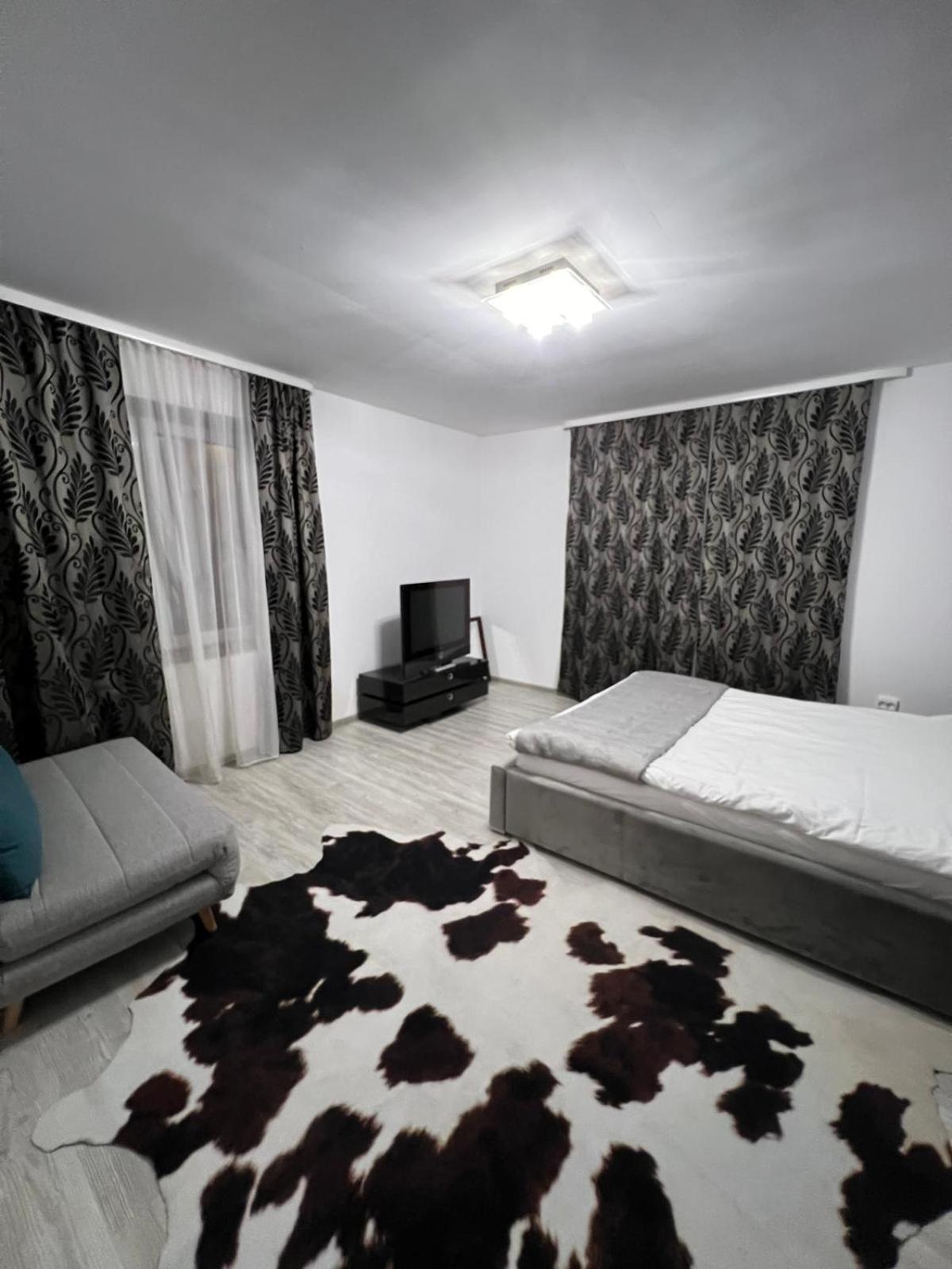 Luxus Cluj Airport Apartments Luaran gambar