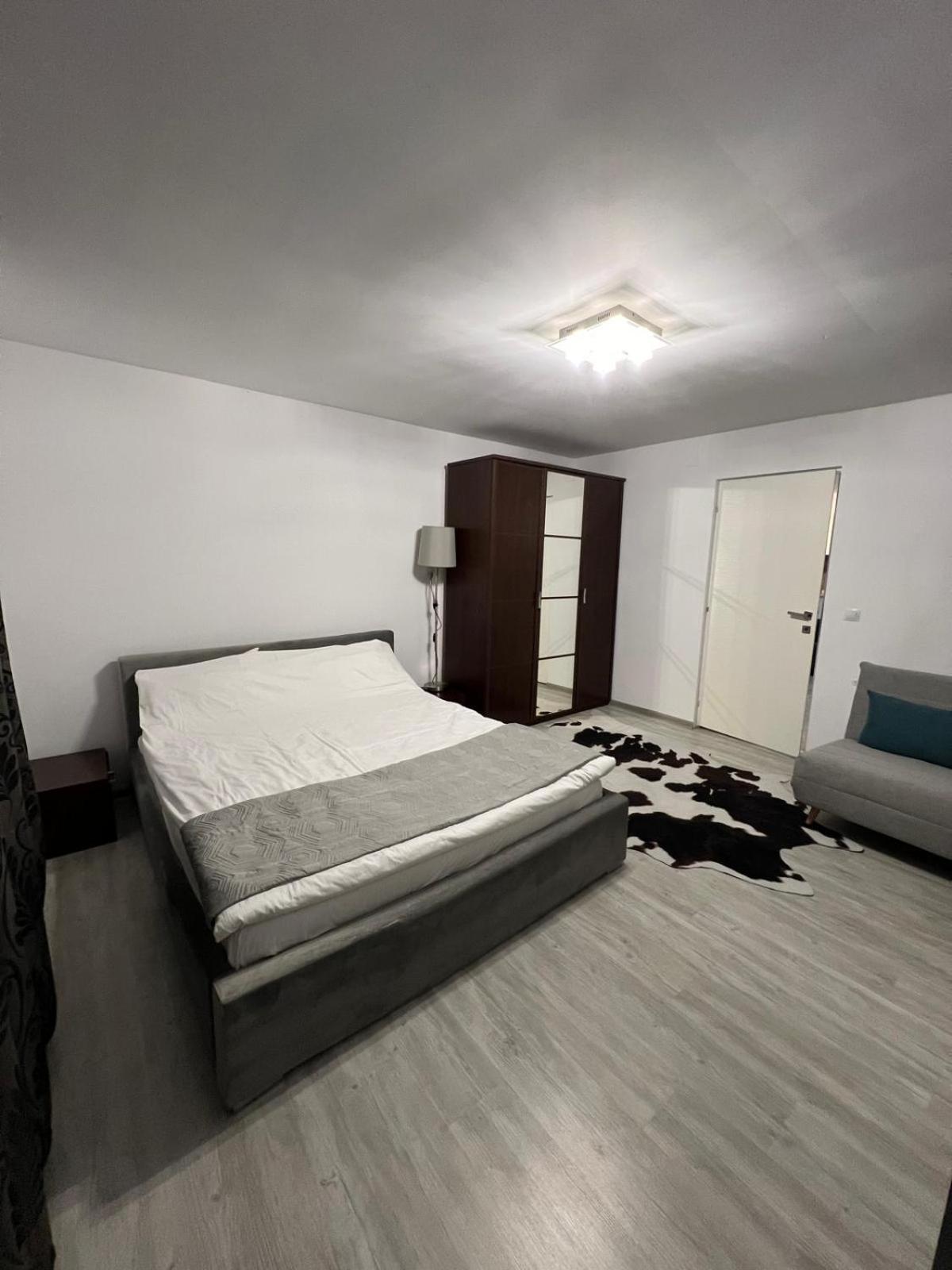 Luxus Cluj Airport Apartments Luaran gambar
