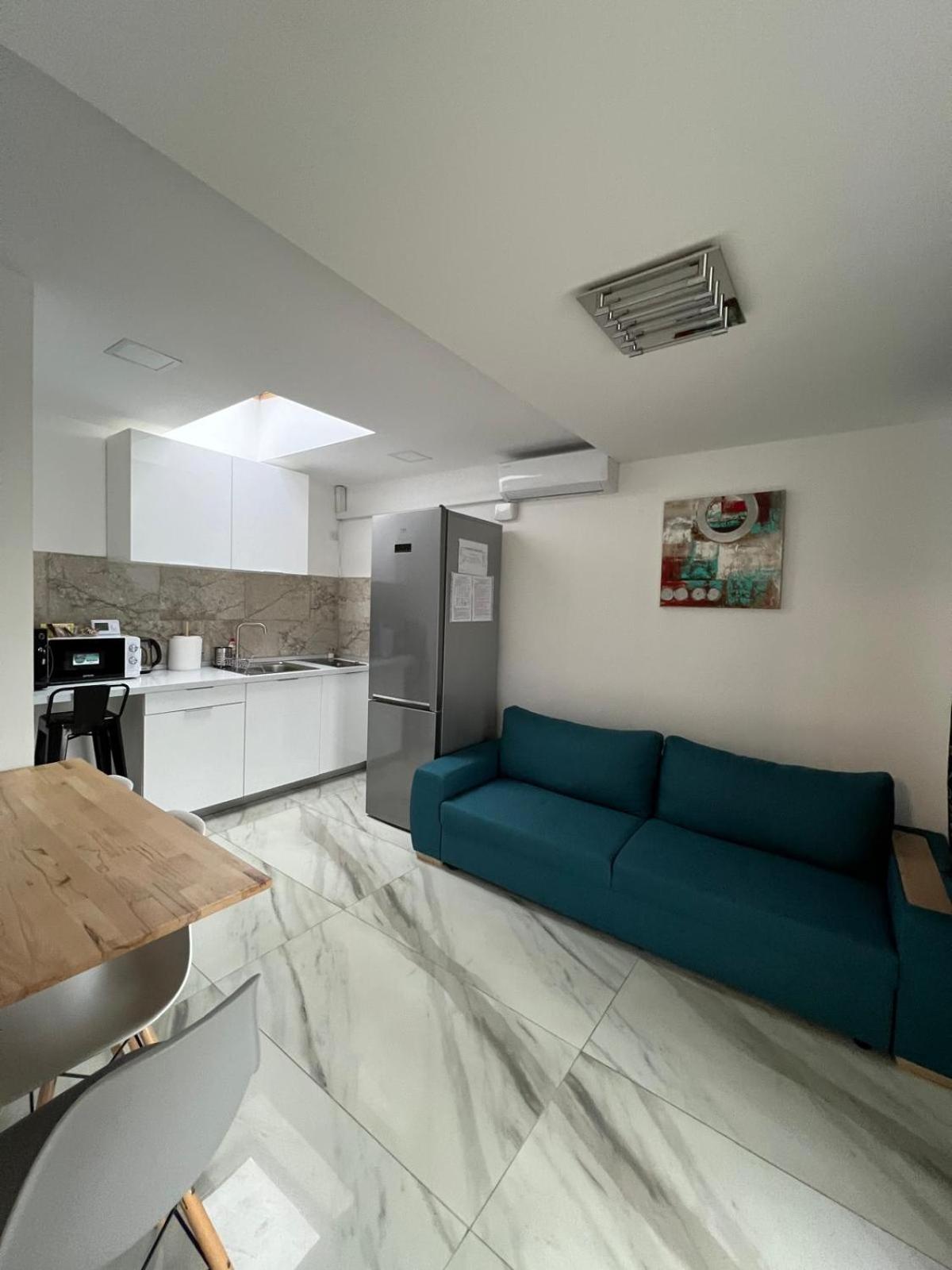 Luxus Cluj Airport Apartments Luaran gambar