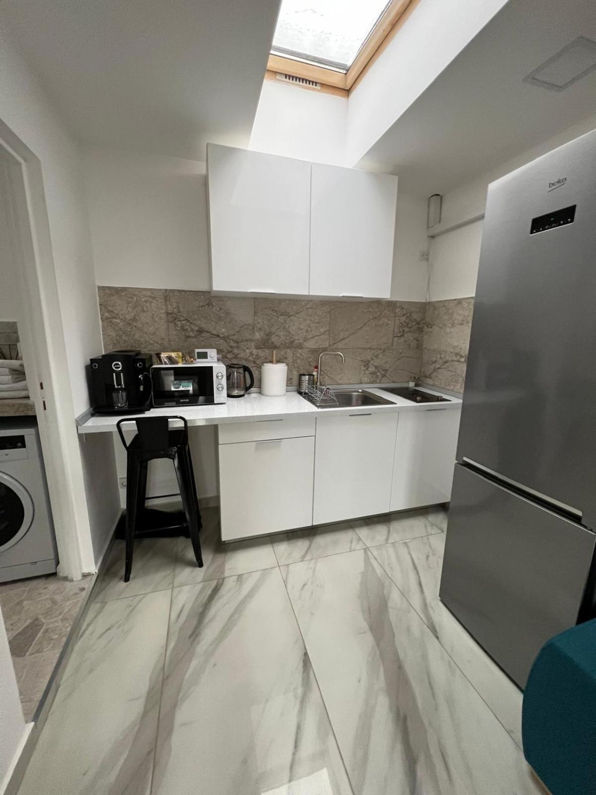 Luxus Cluj Airport Apartments Luaran gambar