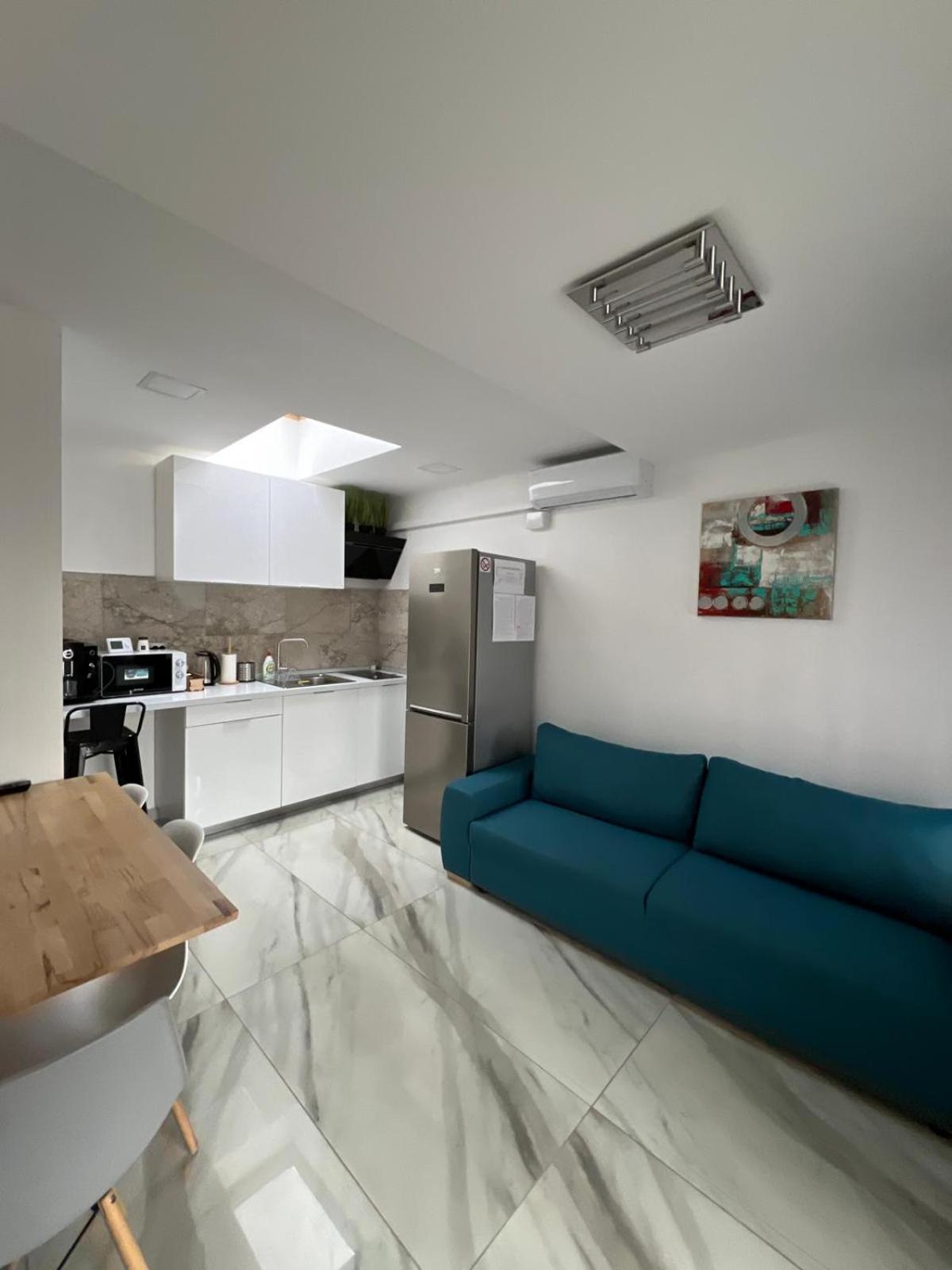 Luxus Cluj Airport Apartments Luaran gambar