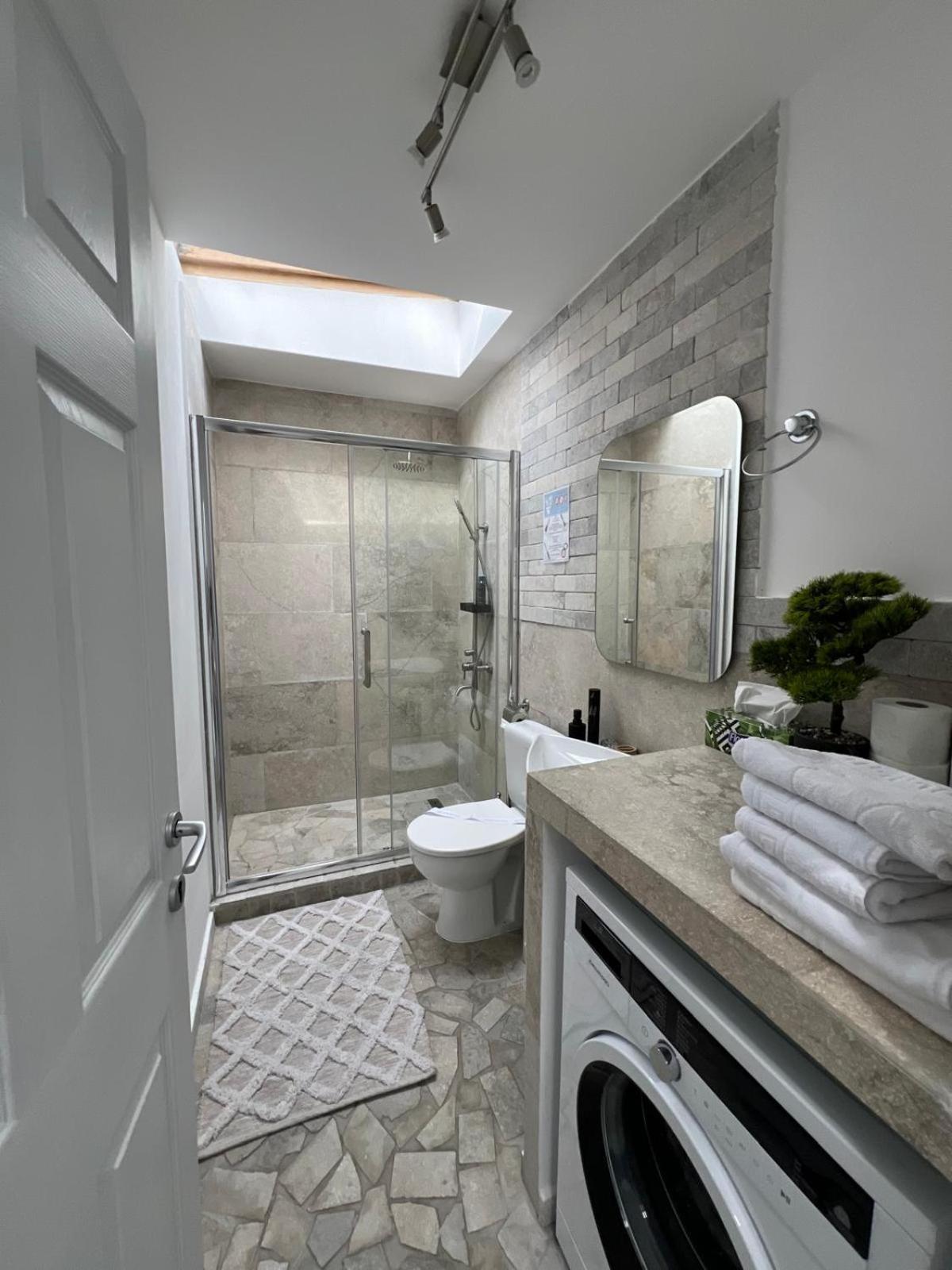 Luxus Cluj Airport Apartments Luaran gambar